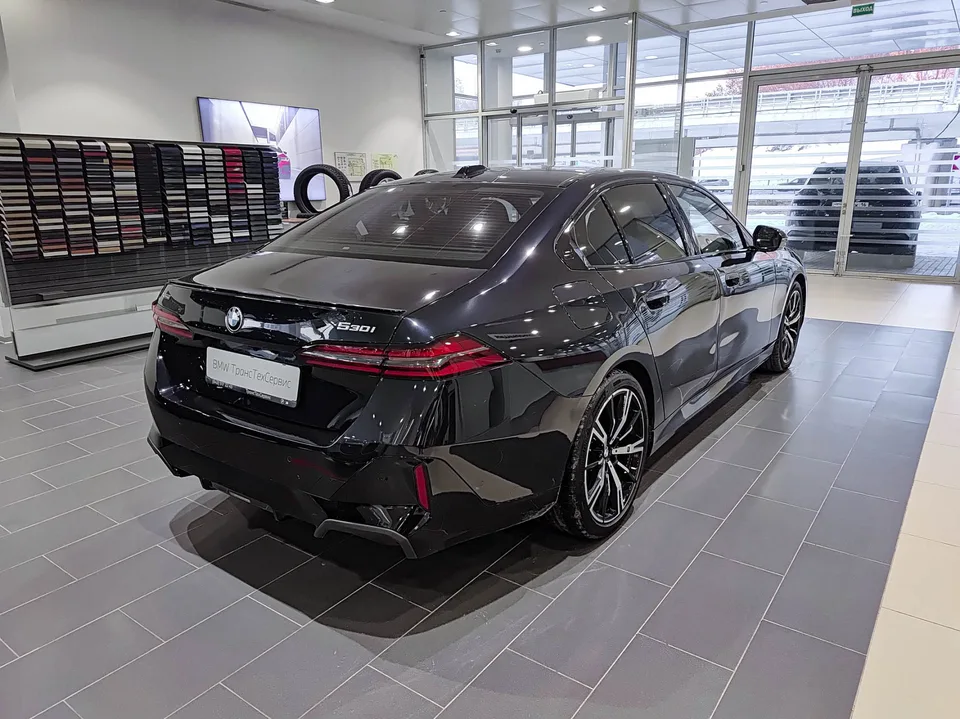 BMW 5 Series 2024 — миниатюра 4