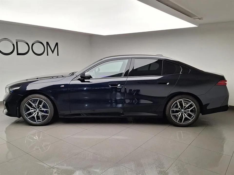 BMW 5 серия 2025 — миниатюра 2