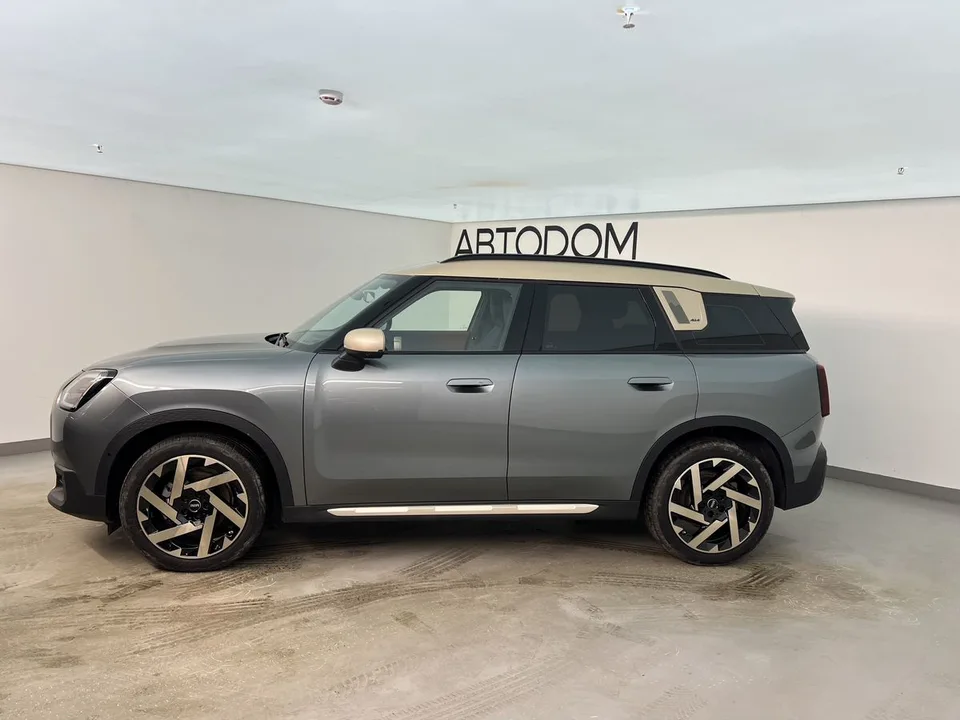 MINI Countryman 2024 — миниатюра 2