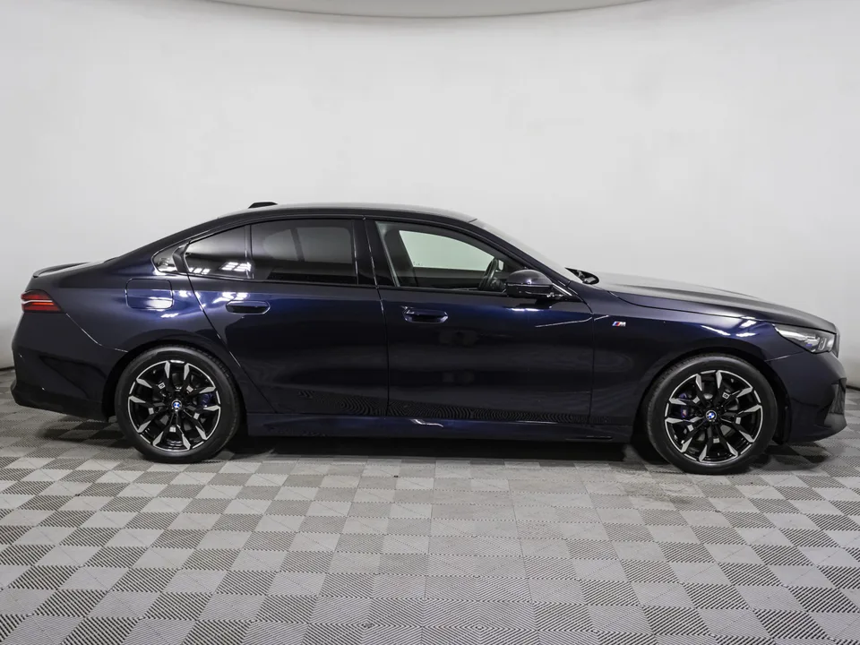 BMW 5 Series 2023 — миниатюра 5