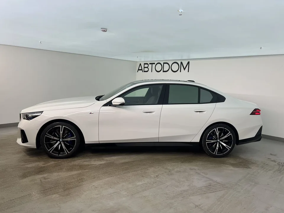 BMW 5 Series 2024 — миниатюра 2