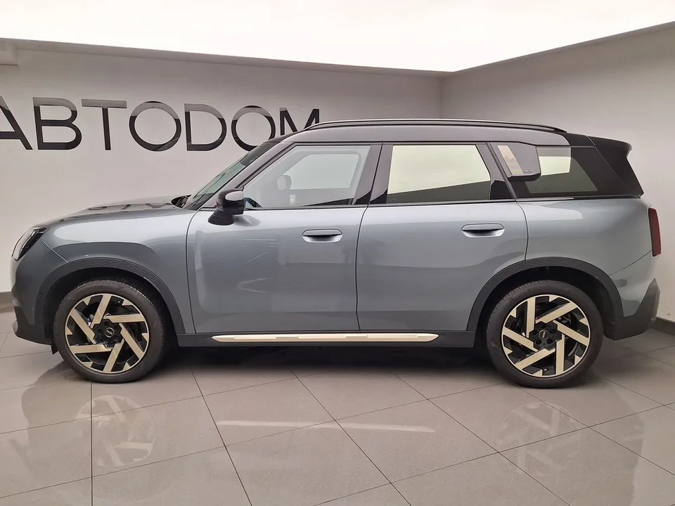 MINI Countryman 2024 — миниатюра 2