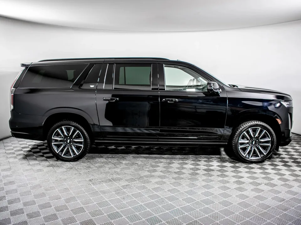 Cadillac Escalade 2023 — миниатюра 3