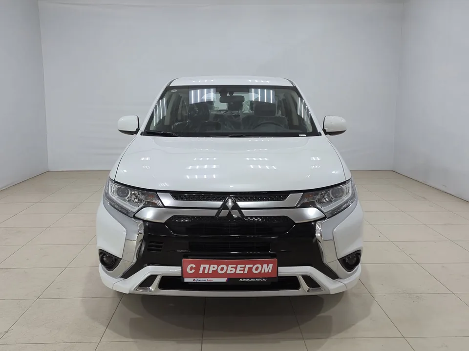 Mitsubishi Outlander 2022 — миниатюра 2