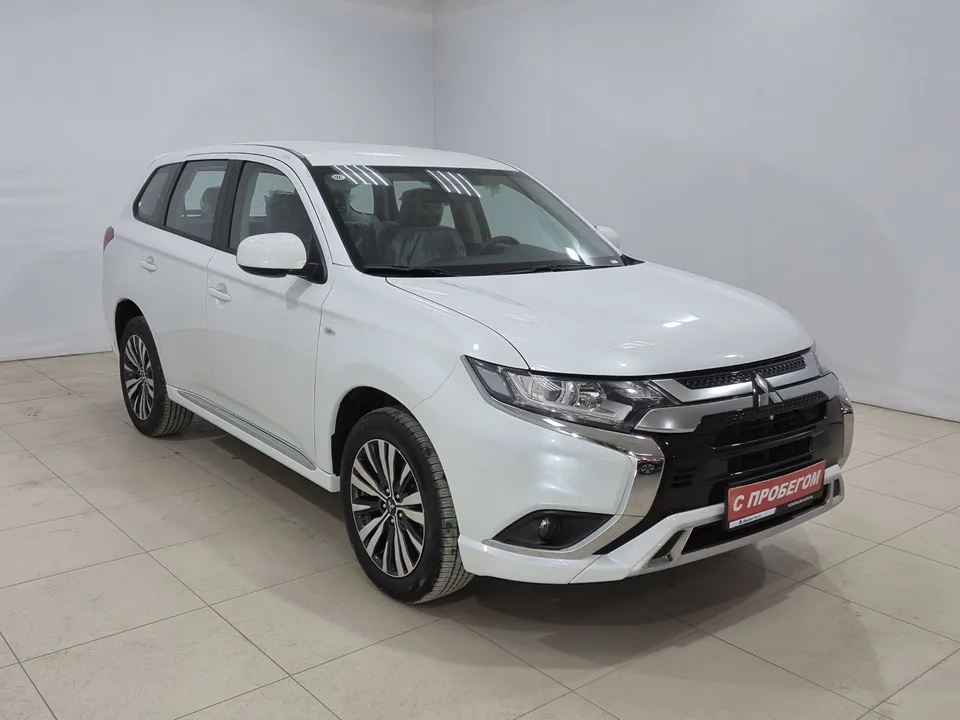 Mitsubishi Outlander 2022 — миниатюра 3