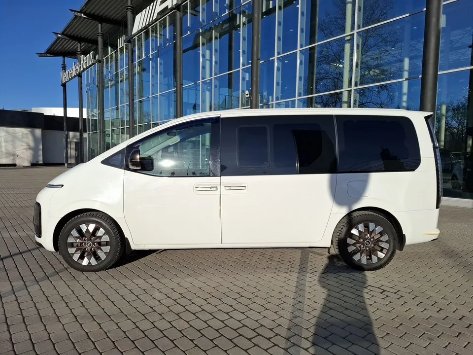 Hyundai Staria 2022 — миниатюра 3