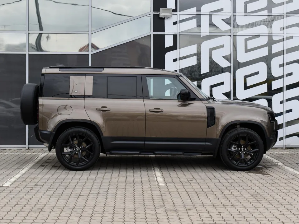 Land Rover Defender 110 2022 — миниатюра 5