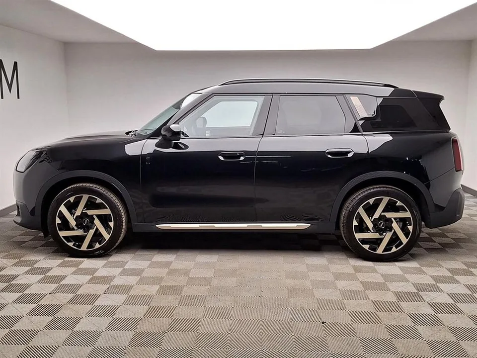 MINI Countryman 2024 — миниатюра 2