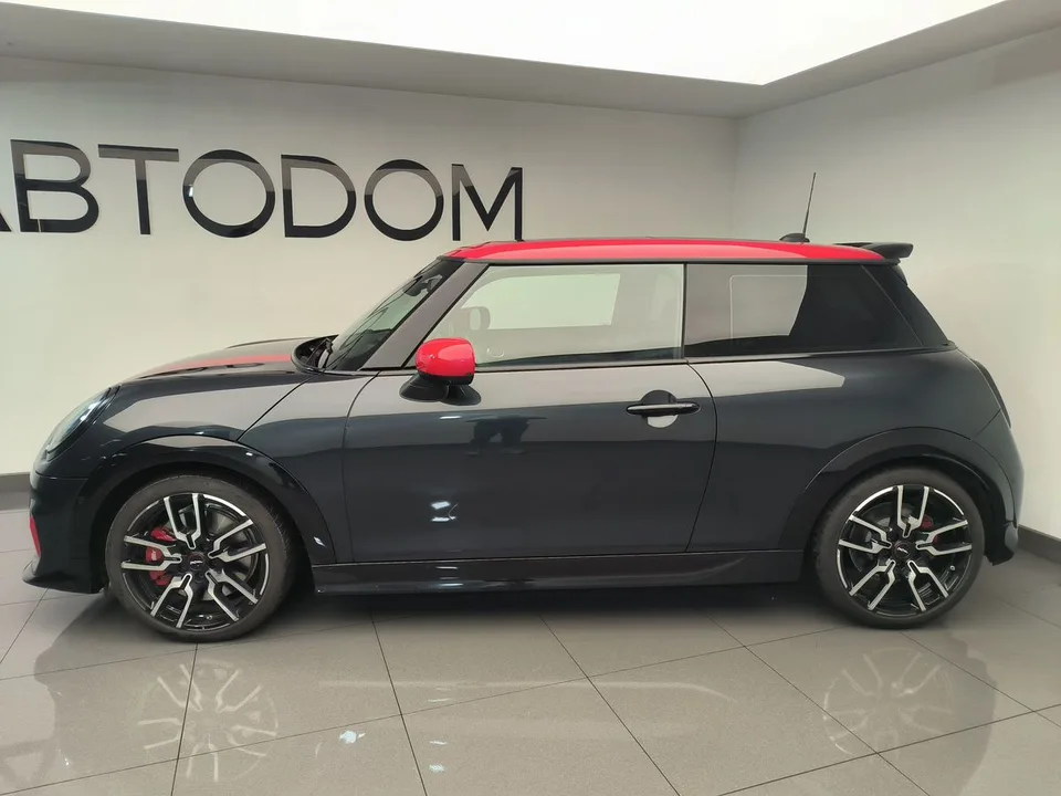 MINI Hatch 2025 — миниатюра 2