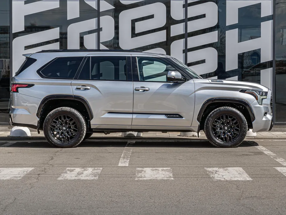 Toyota Sequoia 2023 — миниатюра 5