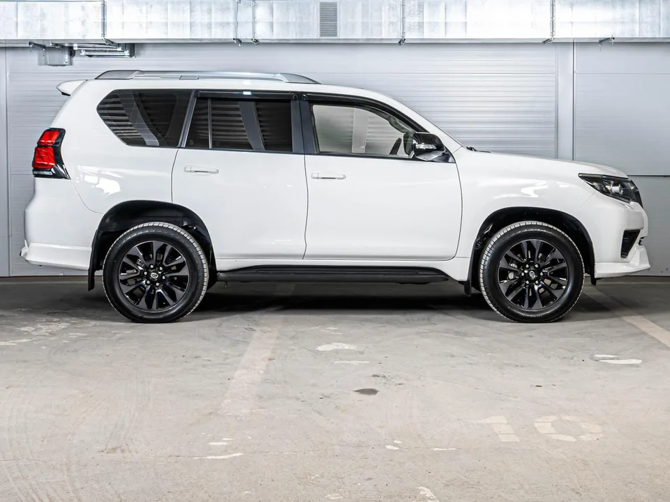 Toyota Land Cruiser Prado 2023 — миниатюра 5