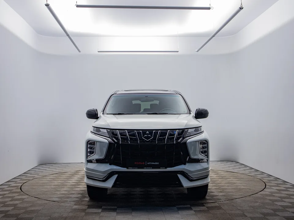 Mitsubishi Montero Sport 2022 — миниатюра 2