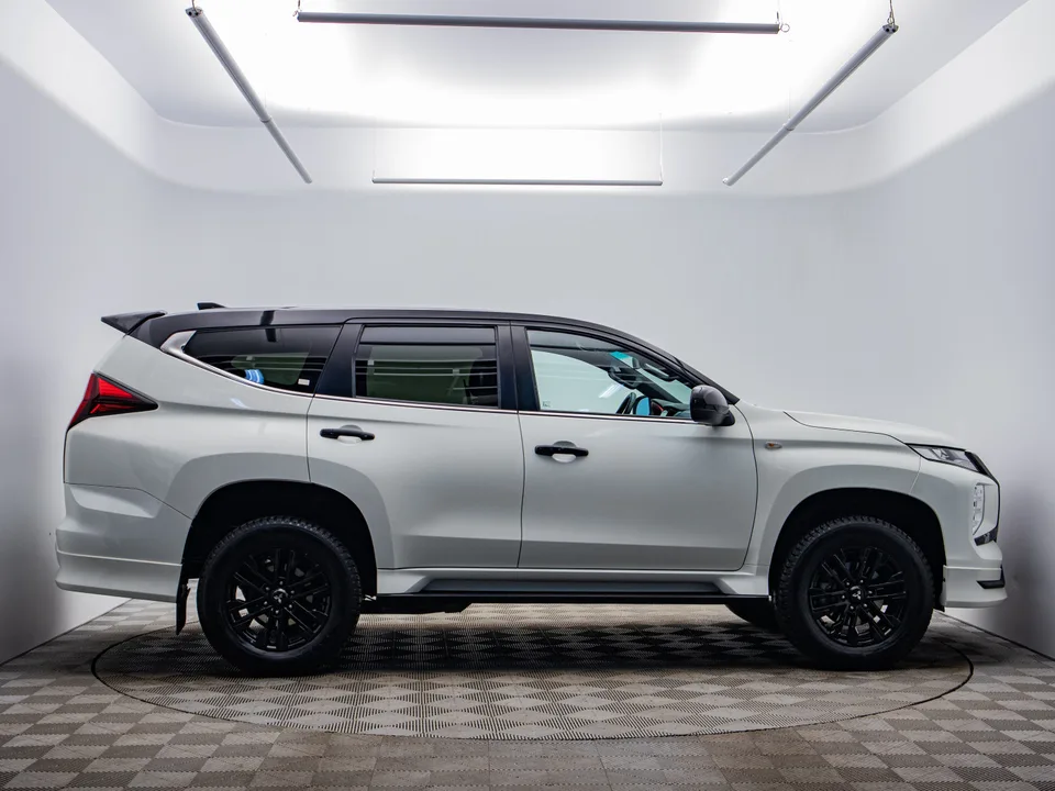 Mitsubishi Montero Sport 2022 — миниатюра 4