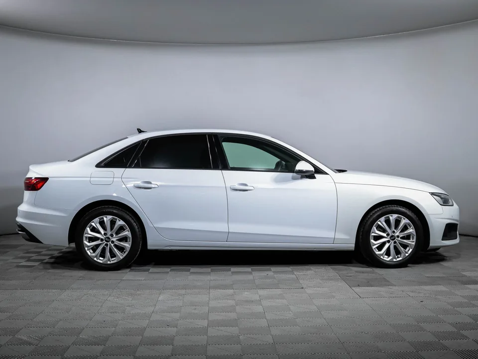 Audi A4 2022 — миниатюра 4