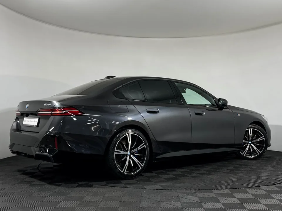 BMW 5 Series 2024 — миниатюра 2