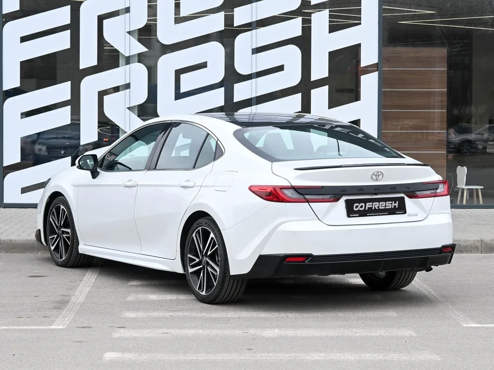 Toyota Camry 2024 — миниатюра 2