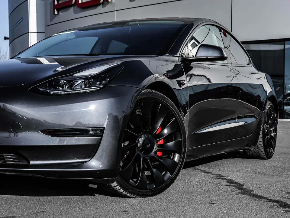 Tesla Model 3 2023 — миниатюра 4