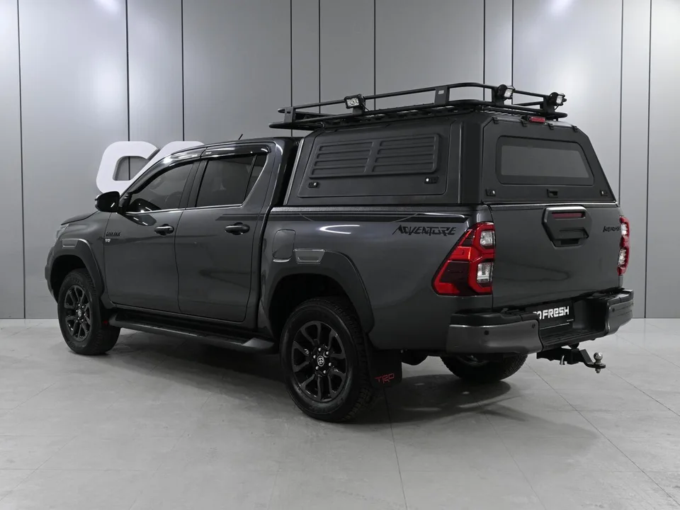 Toyota Hilux 2023 — миниатюра 2