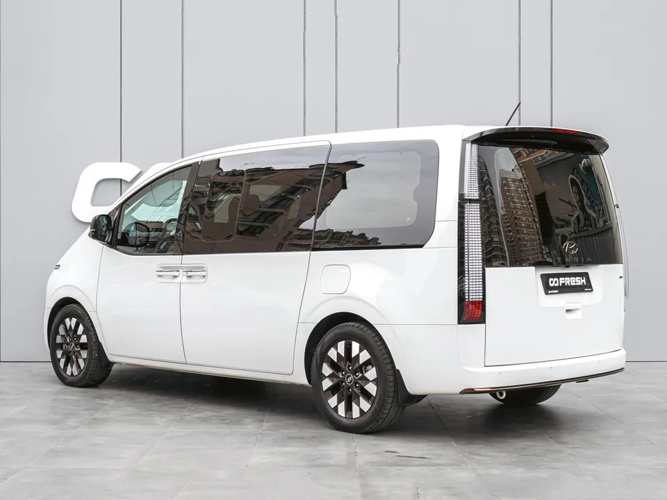 Hyundai Staria 2022 — миниатюра 2