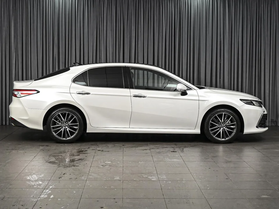 Toyota Camry 2023 — миниатюра 5