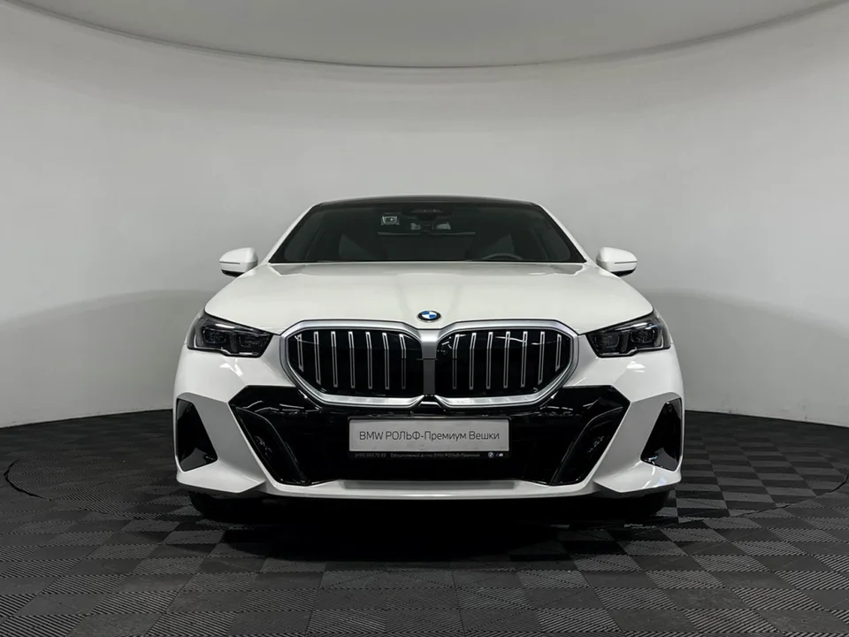 BMW 5 Series 2023 — миниатюра 3