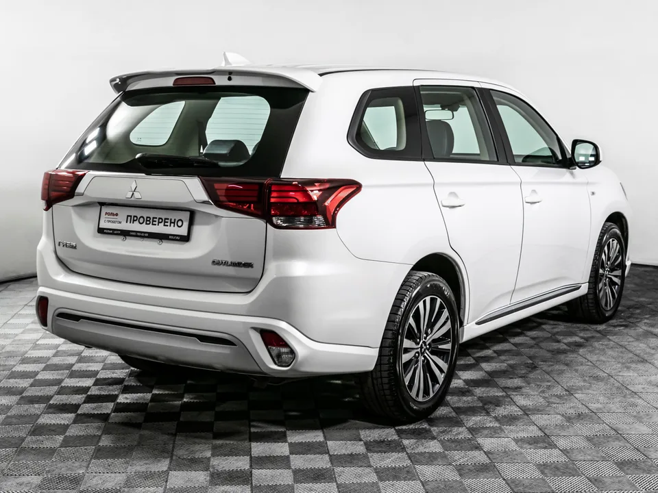 Mitsubishi Outlander 2022 — миниатюра 5
