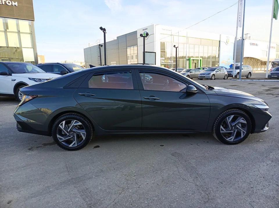 Hyundai Elantra 2025 — миниатюра 4