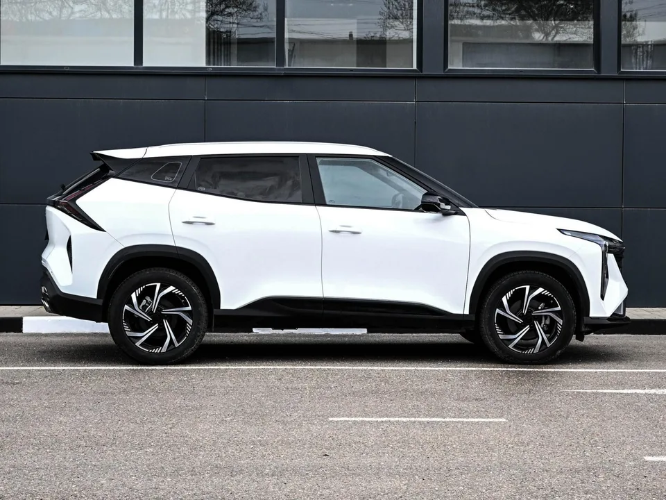 Geely Atlas 2023 — миниатюра 5