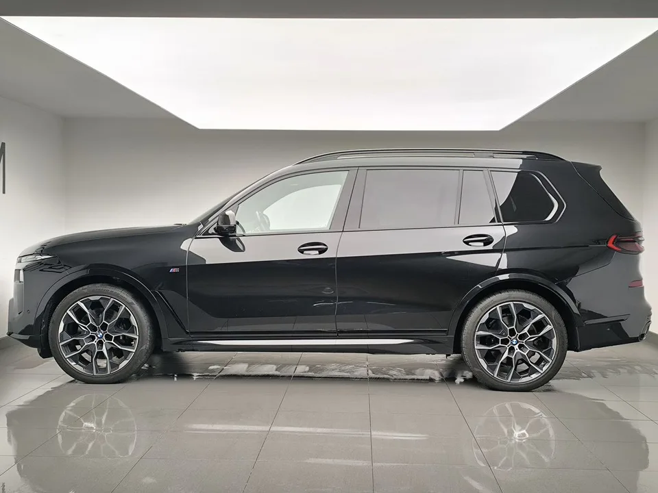 BMW X7 2023 — миниатюра 2