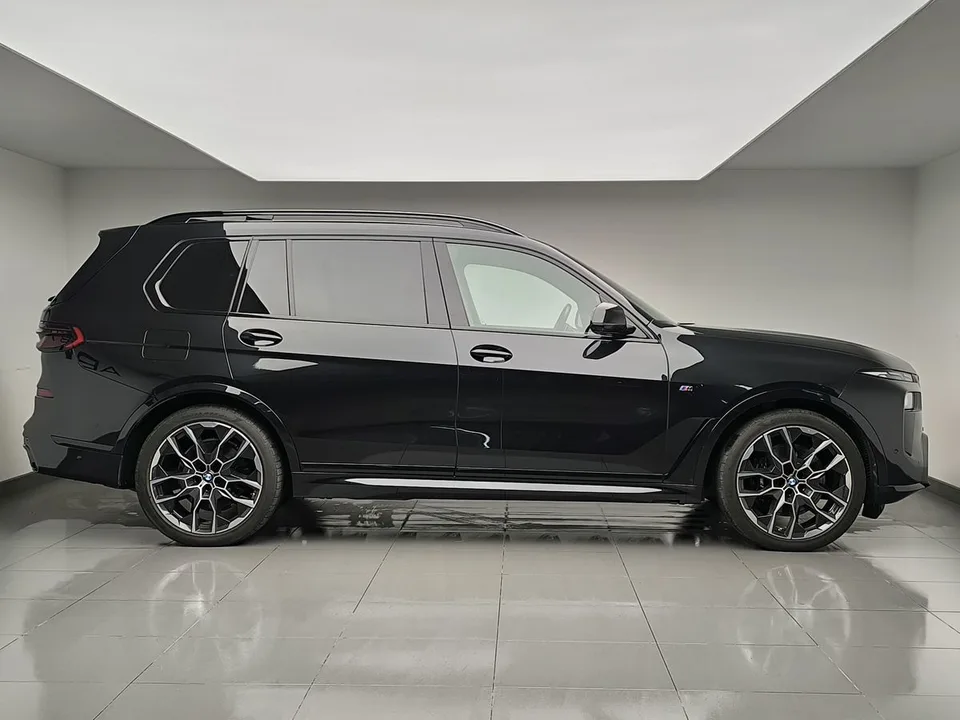 BMW X7 2023 — миниатюра 5