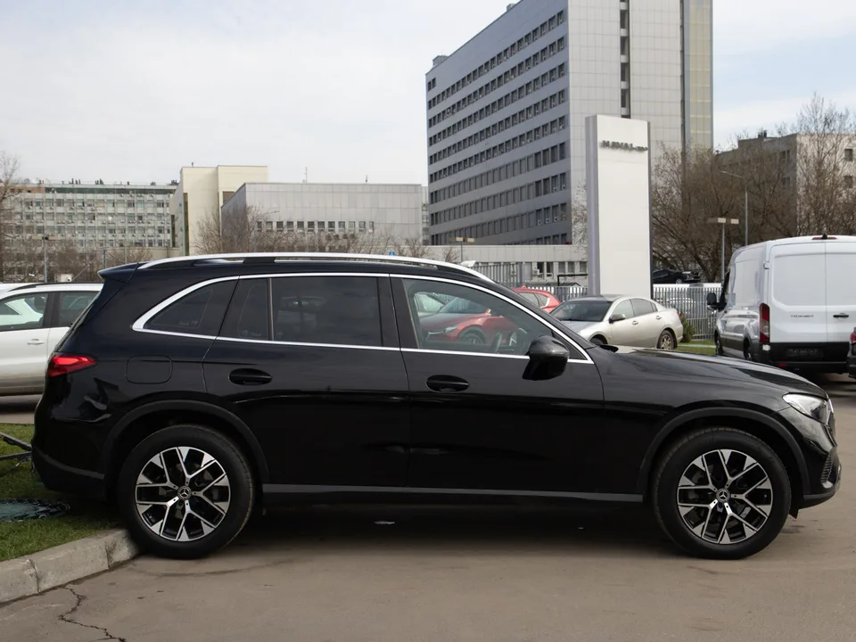 Mercedes-Benz GLC купе 2023 — миниатюра 3