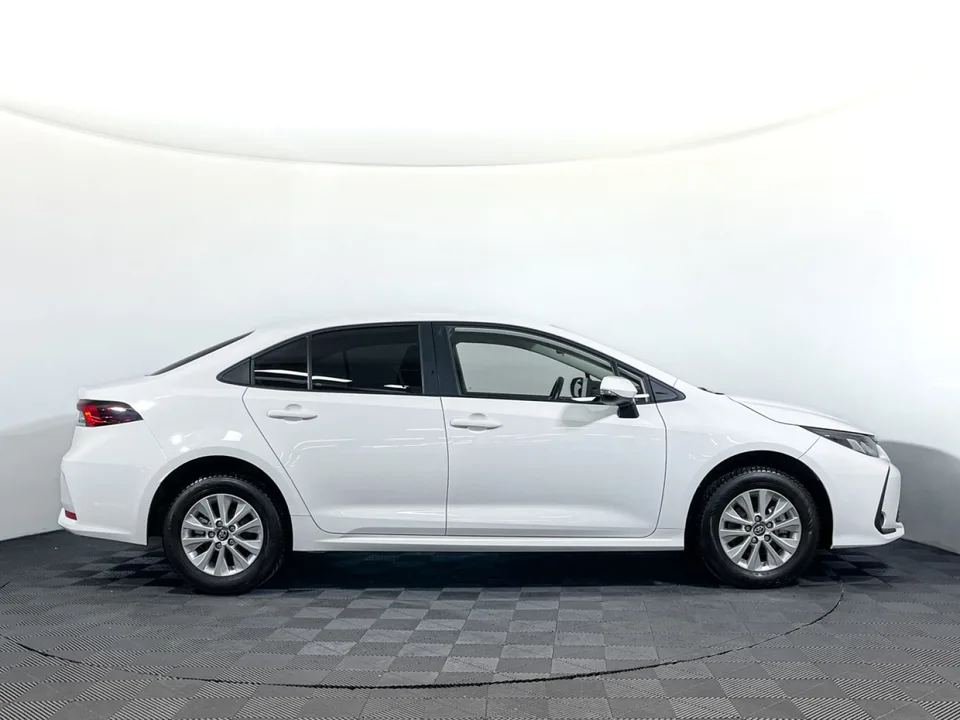 Toyota Corolla 2022 — миниатюра 4