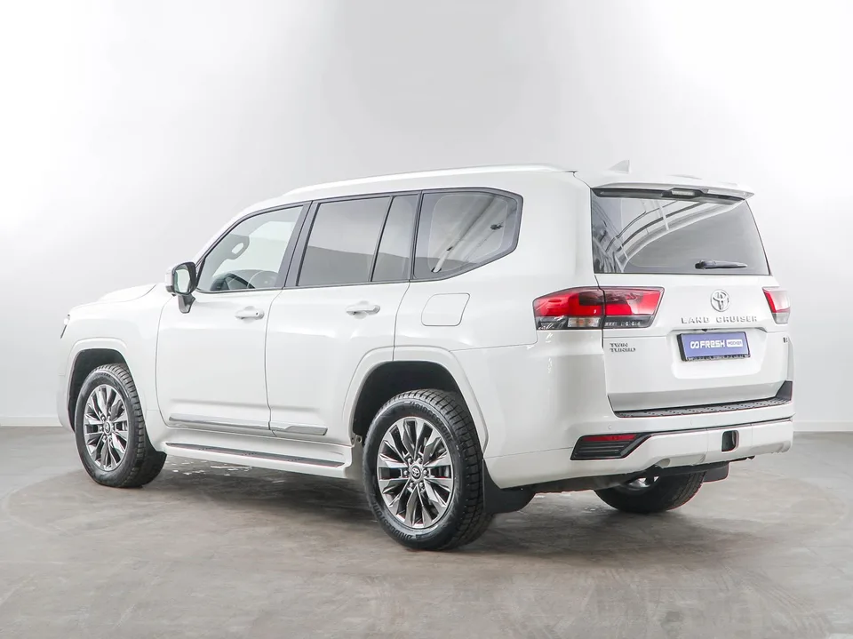 Toyota Land Cruiser 300 2022 — миниатюра 2