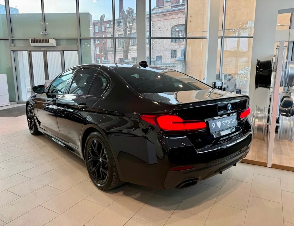 BMW 5 Series 2023 — миниатюра 5