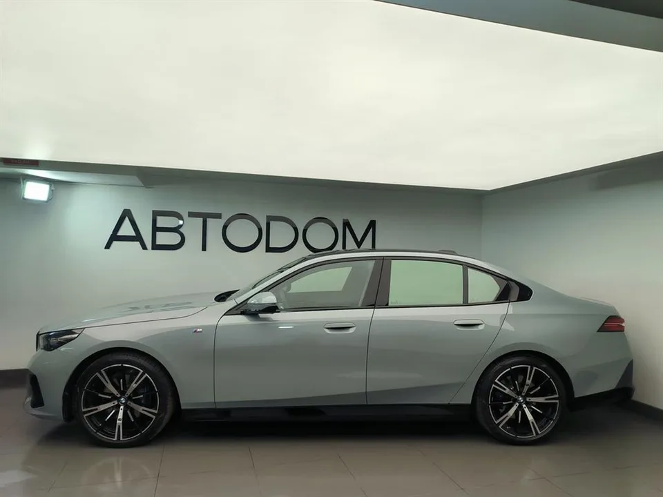 BMW 5 серия 2025 — миниатюра 2