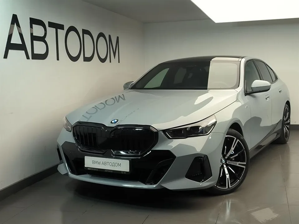 BMW 5 серия 2025 — фото 1, купить с доставкой в Москву