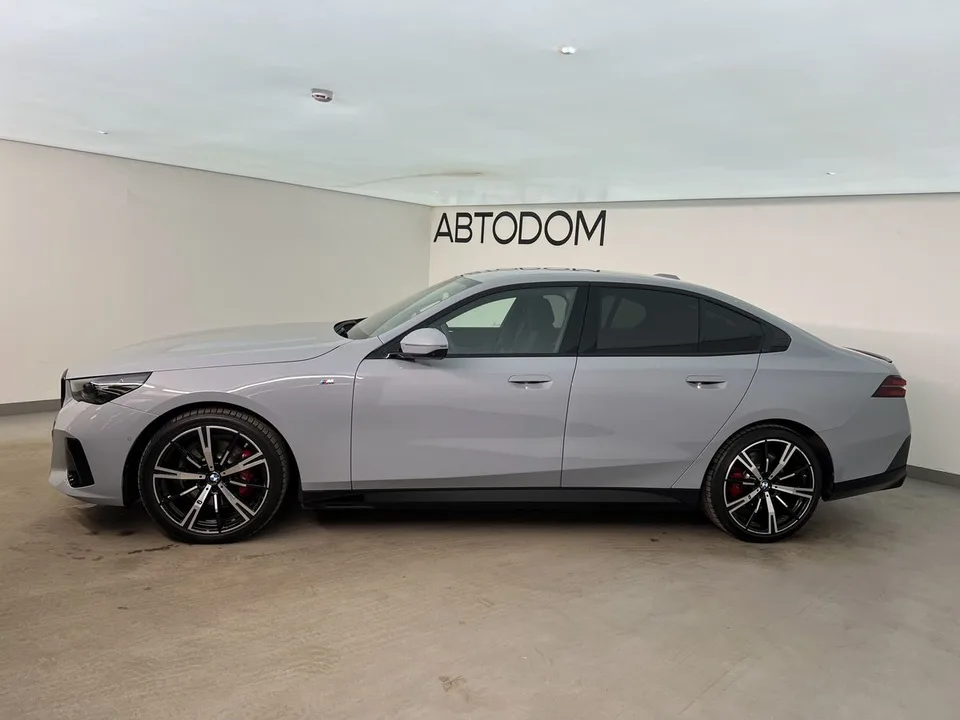 BMW 5 Series 2024 — миниатюра 2