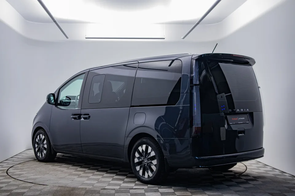 Hyundai Staria 2022 — миниатюра 2