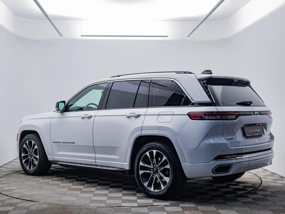 Jeep Grand Cherokee 2023 — миниатюра 3