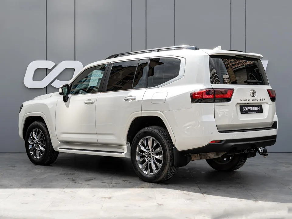 Toyota Land Cruiser 300 2022 — миниатюра 2