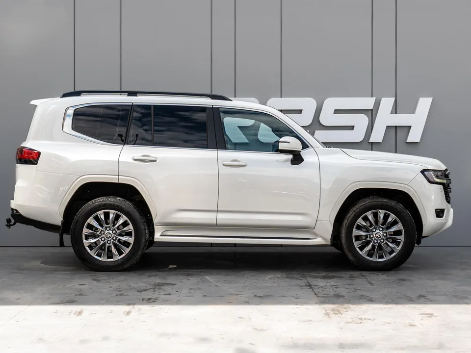 Toyota Land Cruiser 300 2022 — миниатюра 5