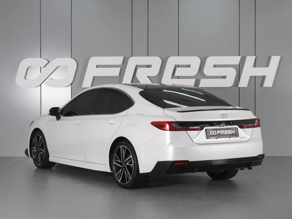 Toyota Camry 2024 — миниатюра 2