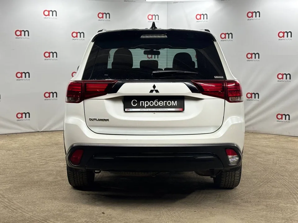 Mitsubishi Outlander 2022 — миниатюра 5