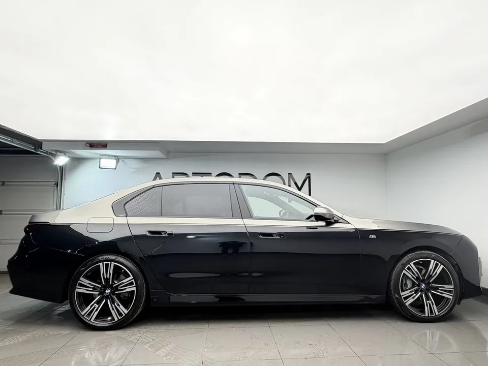 BMW 7 серия 2023 — миниатюра 5