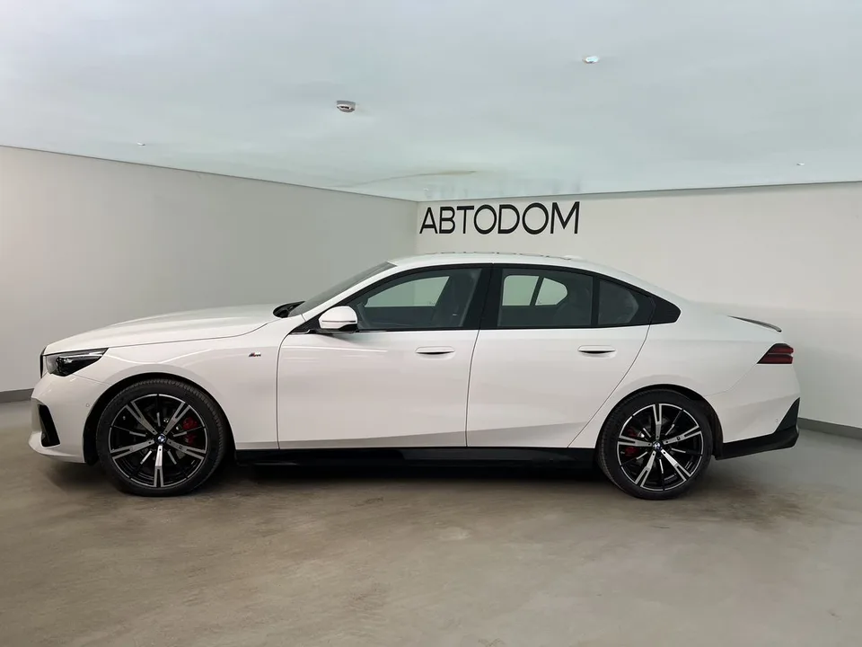 BMW 5 серия 2025 — миниатюра 2