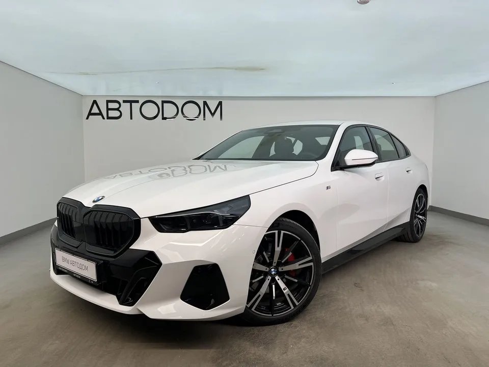 BMW 5 серия 2025 — фото 1, купить с доставкой в Москву