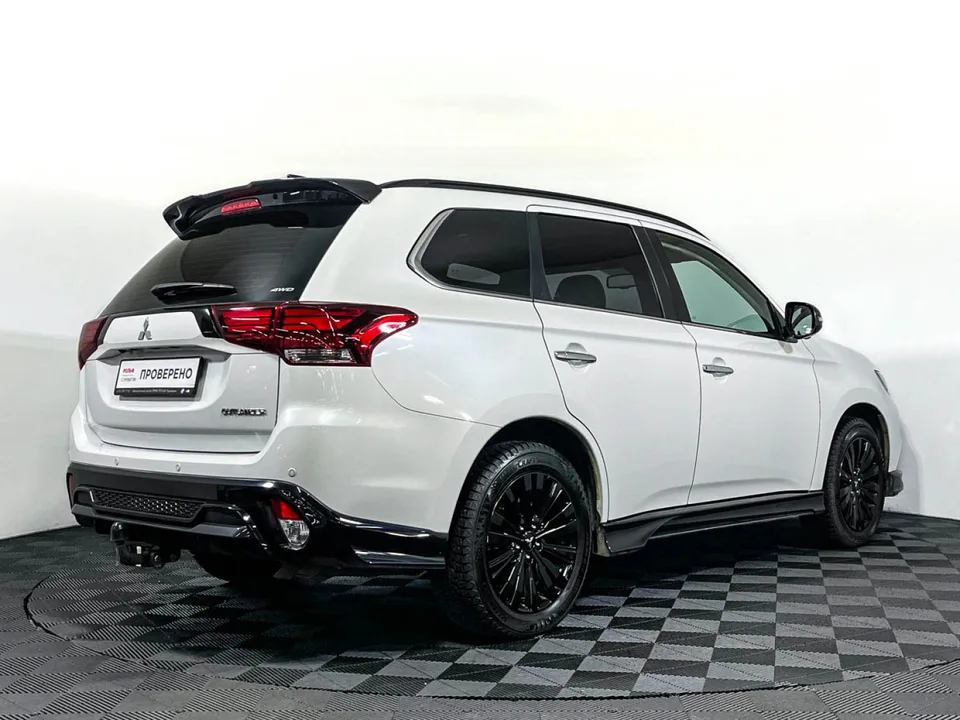 Mitsubishi Outlander 2022 — миниатюра 5