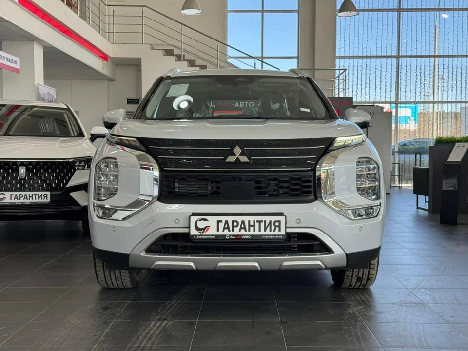 Mitsubishi Outlander 2022 — миниатюра 4