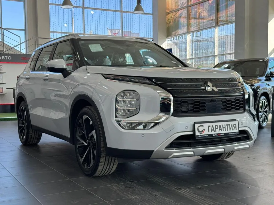 Mitsubishi Outlander 2022 — миниатюра 5