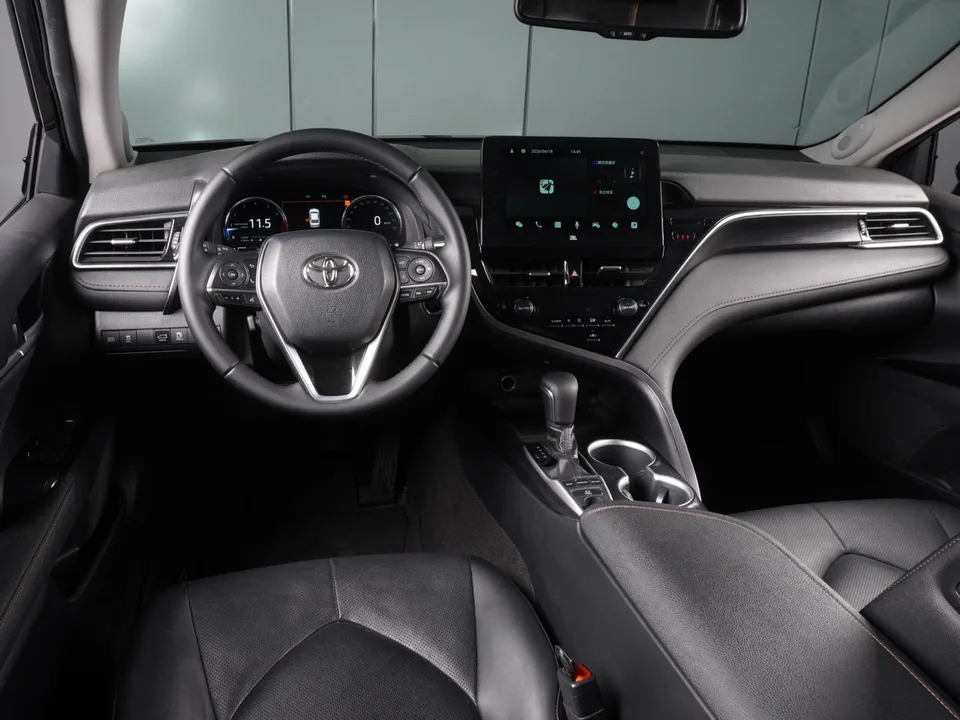 Toyota Camry 2023 — миниатюра 5